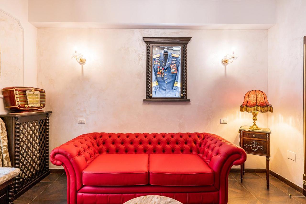 Private Museum Apartment With Antique Decor 부쿠레슈티 외부 사진