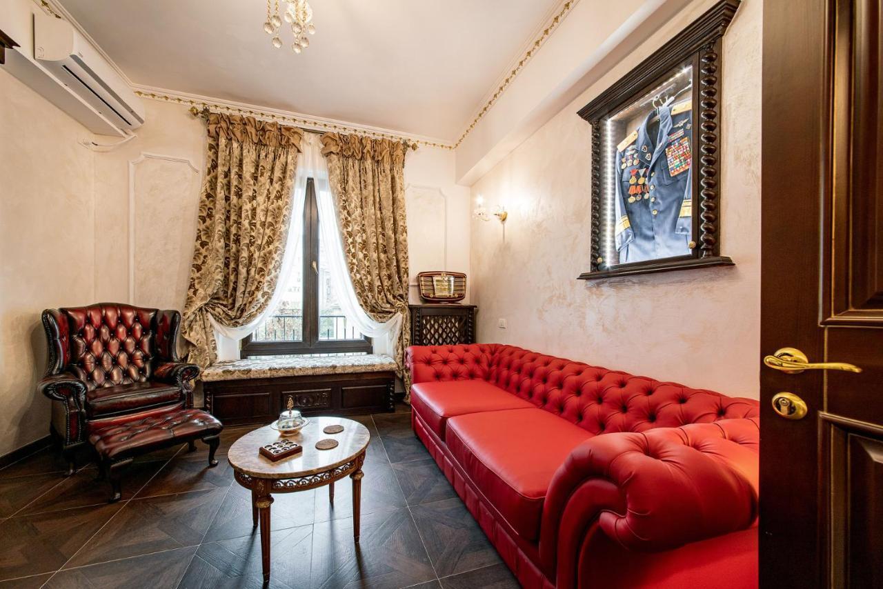 Private Museum Apartment With Antique Decor 부쿠레슈티 외부 사진