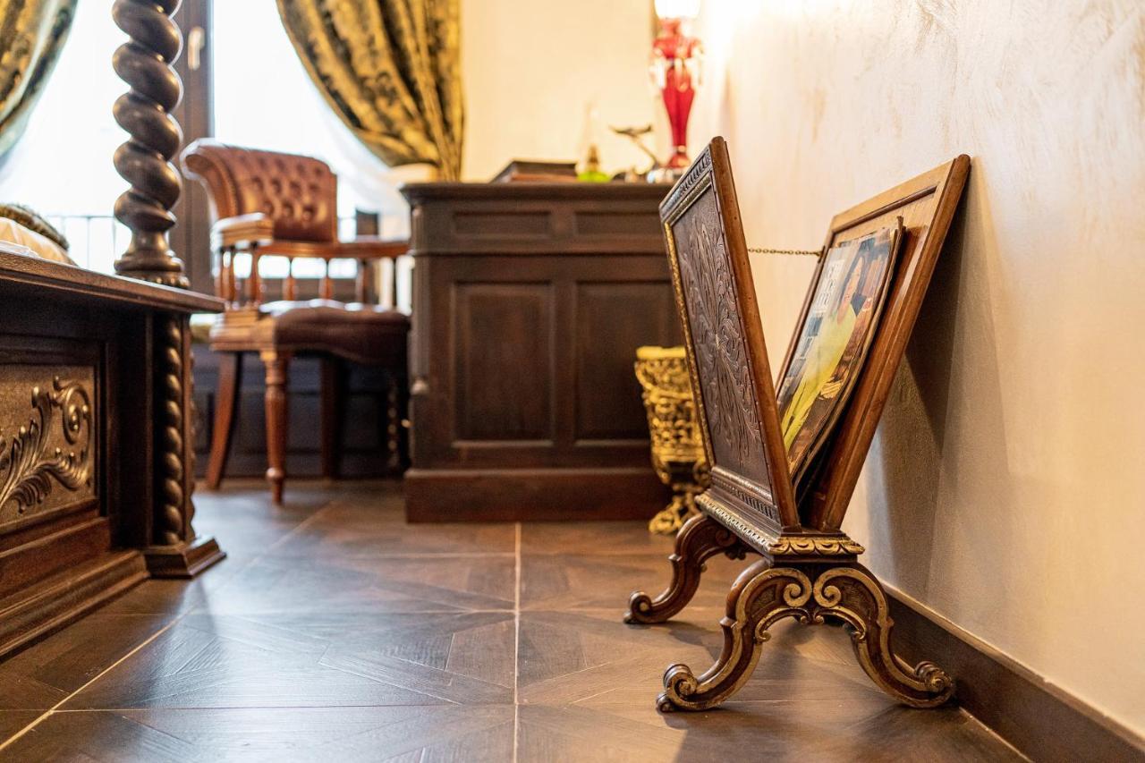 Private Museum Apartment With Antique Decor 부쿠레슈티 외부 사진