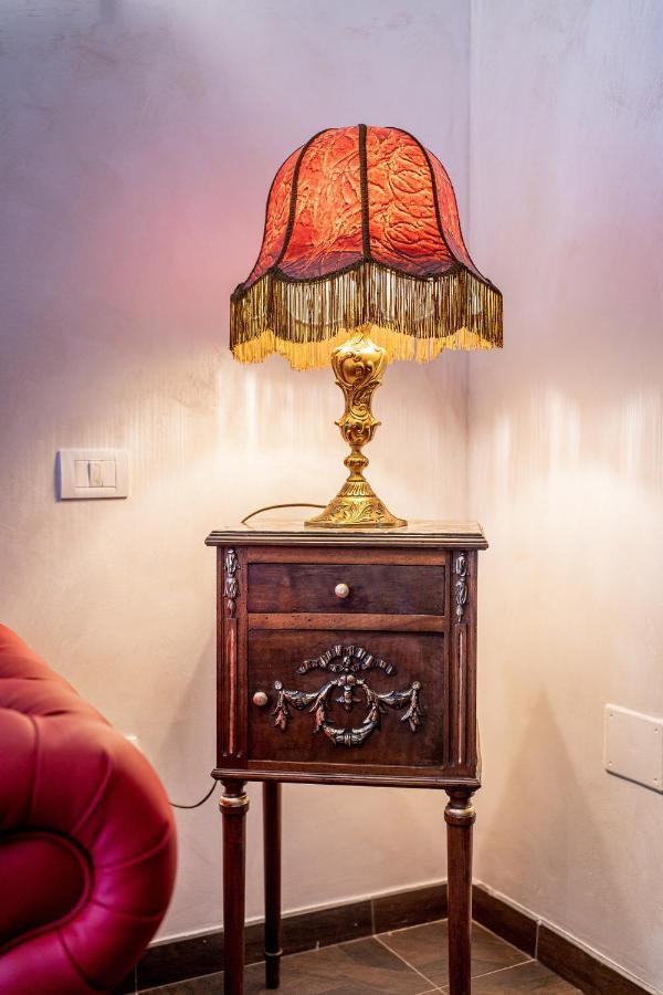 Private Museum Apartment With Antique Decor 부쿠레슈티 외부 사진